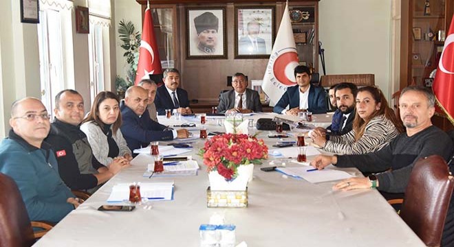 Eğirdir'de yamaç paraşütü tesisi toplantısı