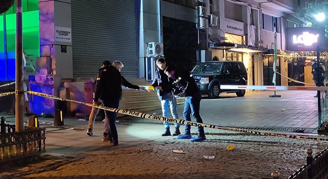 Eğlence mekanında silahlı çatışma: 2 yaralı
