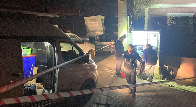 Elektrik panosu patladı: 2 teknisyen yaralandı