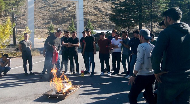 Elmalı MYO İtfaiyecileri ilk tatbikatlarını yaptı
