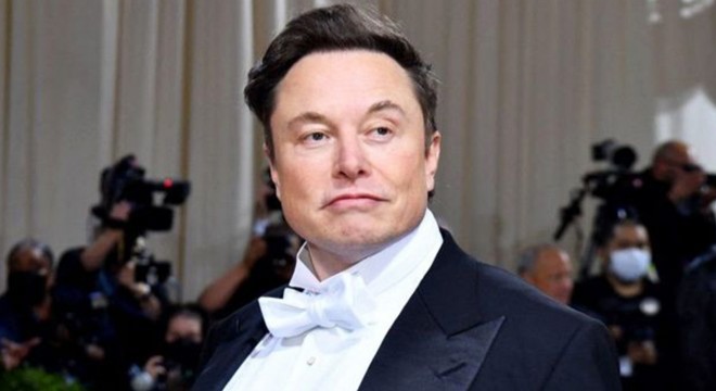Elon Musk: Manchester United’ı satın alıyorum