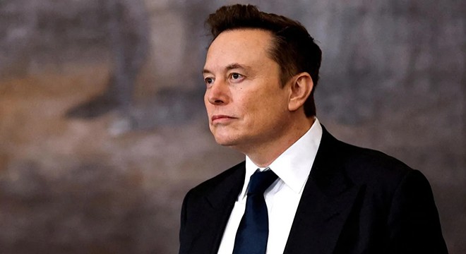 Elon Musk, yeni siyasi parti kurmak için tekrar anket başlattı