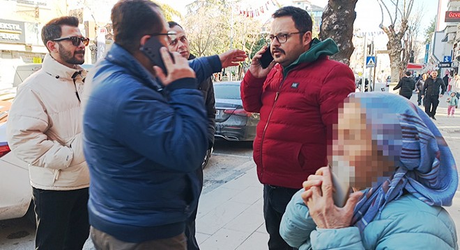 Emekli kadını dolandırılmaktan banka görevlisi kurtardı