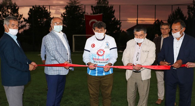 Emirhisar'a halı saha