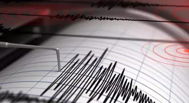 Endonezya'da 6.1 büyüklüğünde deprem
