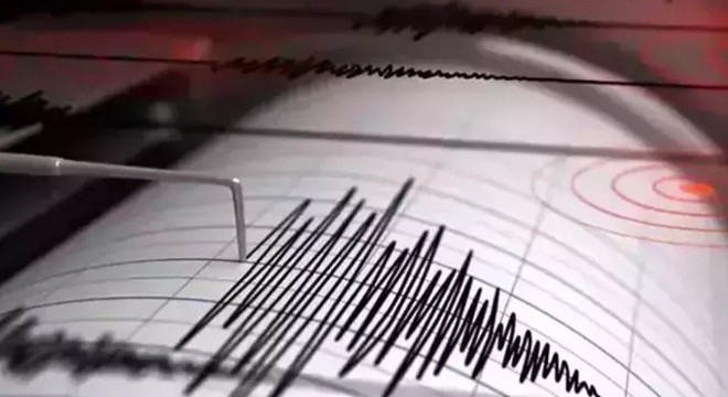Endonezya'da 6.2 büyüklüğünde deprem