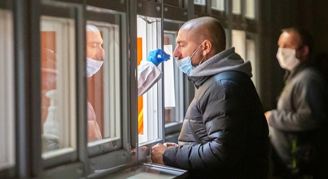 Endonezya’da kovid-19 testlerinin 'yıkanıp' tekrar kullanıldığı ortaya çıktı