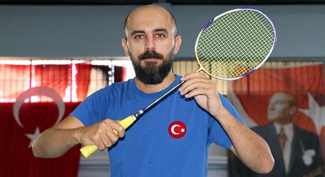 Engelli sporcu, Badminton Avrupa Şampiyonası'na hazırlanıyor