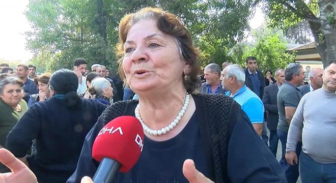 Ermenistan mezarlık ziyareti sırasında sivilleri hedef aldı