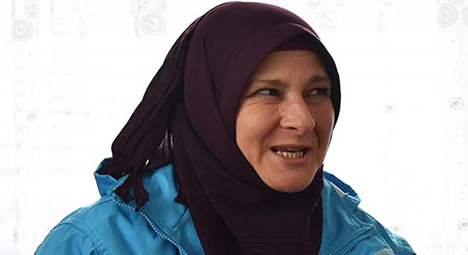 Eşini öldürdükten sonra çekyatın üzerinde sızmış