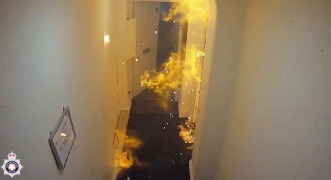 Eski sevgilisinin kapısını patlatan kadına hapis cezası