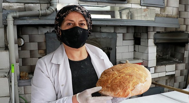 Eski usul ekmekleri siparişler artınca kiraladığı fırında yapmaya başladı