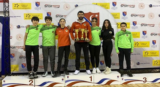 Eskrimciler, Ankara'dan 3 kupayla döndü