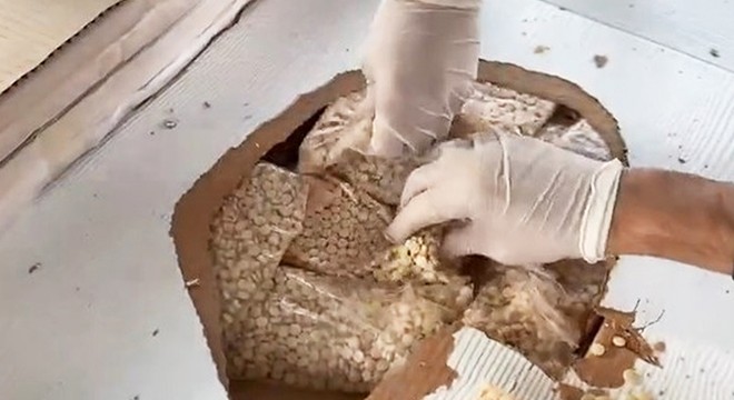 Esrar ve metamfetamine 'gümrük' darbesi