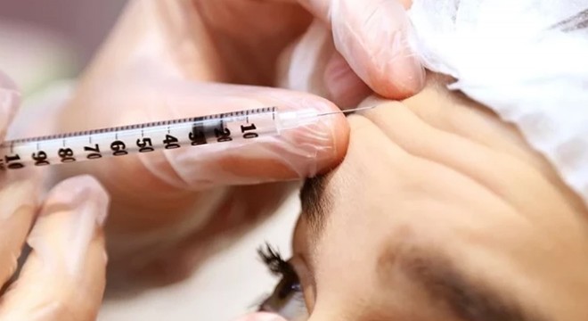 Estetik ameliyatına Sağlık Bakanlığı'ndan ders önlemi