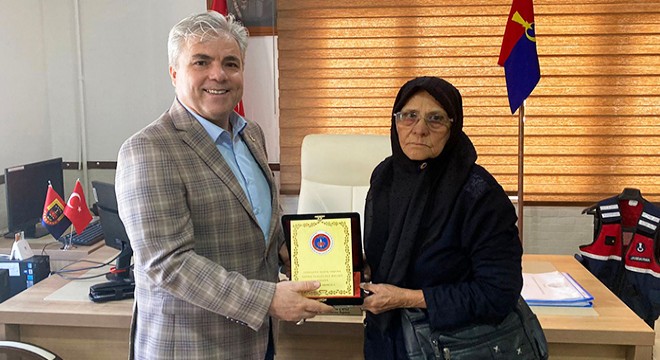 Ev ve arsasını jandarmaya bağışladı
