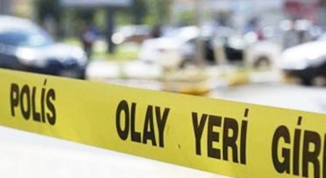 Evinde ölü bulundu