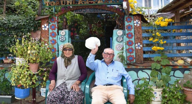 Evini sanat eserine dönüştürdü
