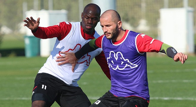 Antalyaspor'da Fedor Kudryashov vazgeçilmedi
