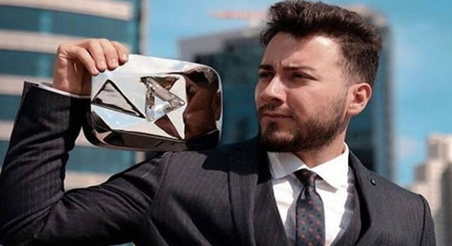 Fenomen Enes Batur, 16 milyon aboneli kanalını sildi