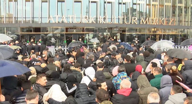 Ferdi Tayfur için AKM'de tören düzenleniyor