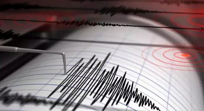 Filipinler'de 7.4 büyüklüğünde deprem