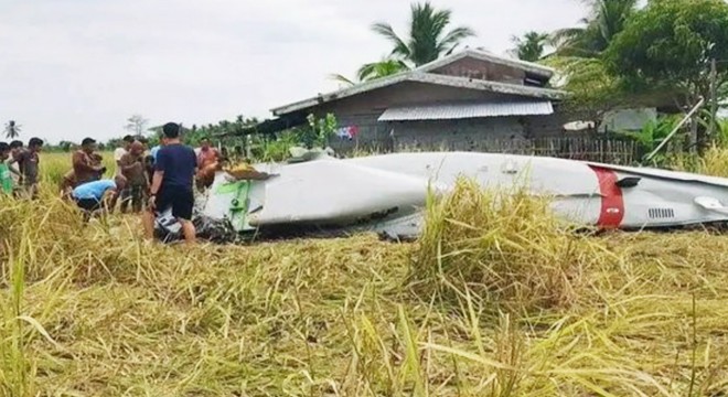 Filipinler’de küçük uçak düştü: 4 ölü
