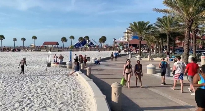 Florida koronavirüs dinlemedi