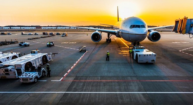 Fransa'da grev nedeniyle bazı uçuşlar iptal edildi