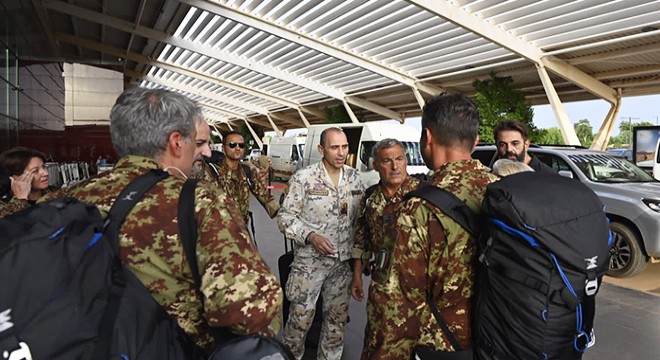 Fransa ve İtalya, vatandaşlarını Nijer’den tahliye etti