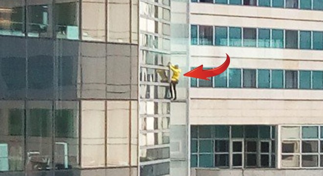‘Fransız örümcek adam' Paris'te gökdelene tırmandı