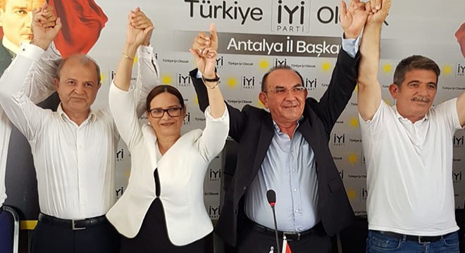 Funda Aras adaylığını açıkladı