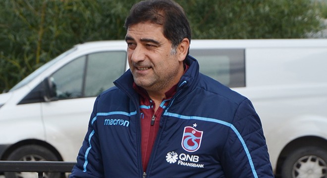Futbolcular, Dinler Bahçesi'nde cuma namazı kıldı