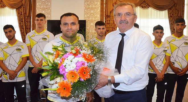 Futbolda Serik ile Silopi kardeşliği