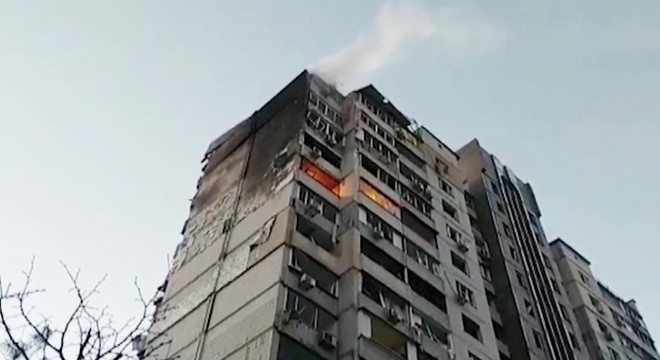 Füze saldırısında bir apartman isabet aldı: 1 kişi öldü