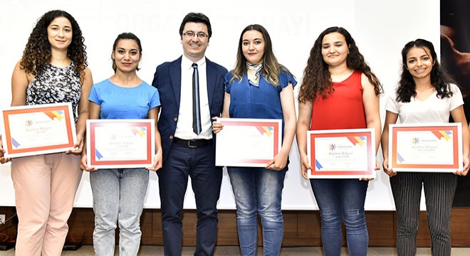 GENÇOSD'nin stajyerleri sertifikalarını aldı