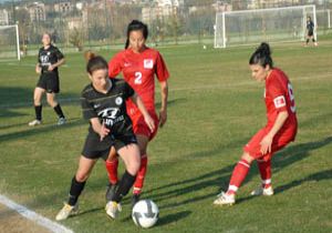 Bayanlar gol yağdırdı