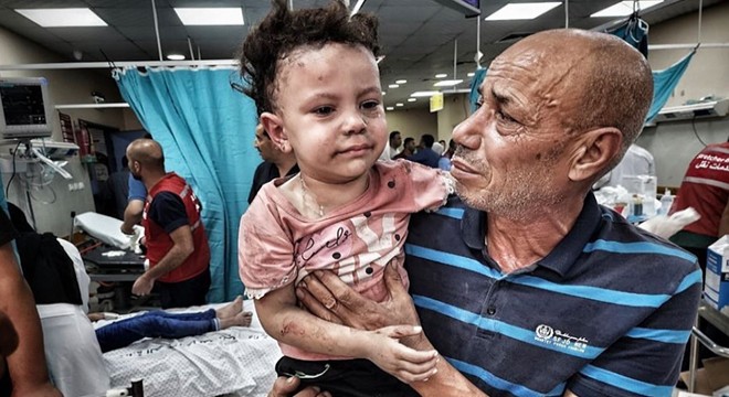 Gazze'de yaralanan çocuklar objektiflere böyle yansıdı