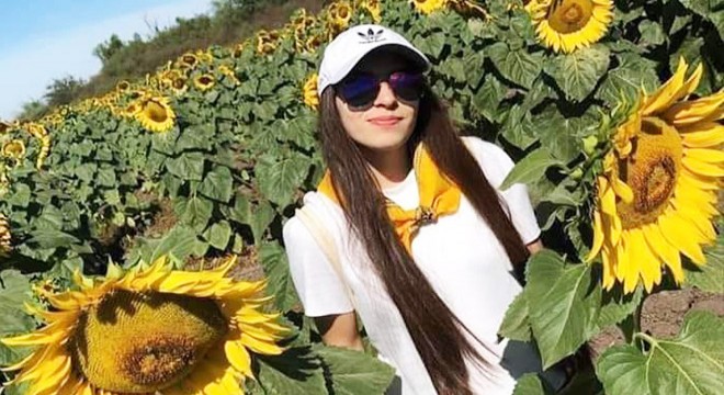 Genç kız, kanalizasyon çukurunda can verdi