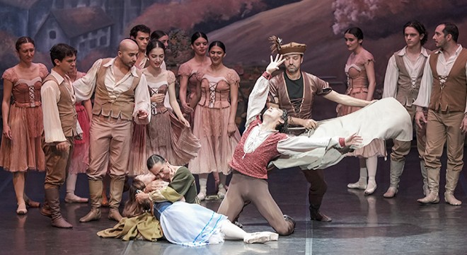 Giselle Antalya'da sezona veda etti