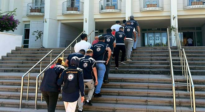 Göçmen kaçakçılığı operasyonu; 7 tutuklama