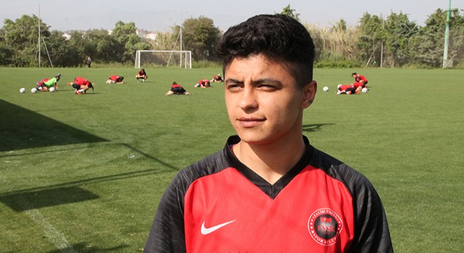 Gol kraliçesi Zelal Baturay: Bütün gollerim babam için