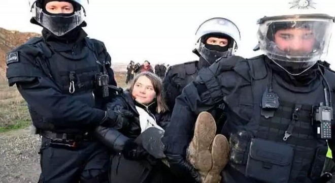 Greta Thunberg Almanya'da gözaltına alındı