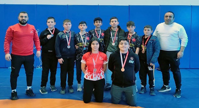 Güreşçiler Türkiye Şampiyonası'nda ter dökecek