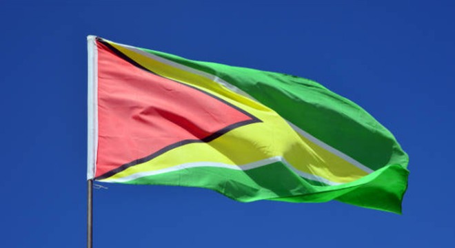 Guyana açıklarında 116 yolcuyu taşıyan feribot alabora oldu