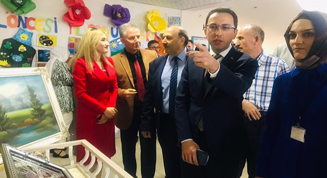 Halk Eğitim Merkezi'nde yıl sonu sergisi açıldı