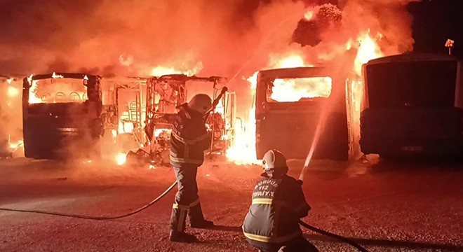 Halk otobüsleri yangınıyla ilgili 3 kişi aranıyor