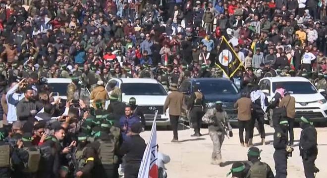 Hamas, 4 İsrailli kadın esiri Kızılhaç'a teslim etti