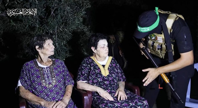 Hamas, serbest bırakılan rehinelerin görüntüsünü paylaştı