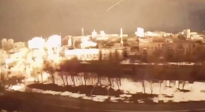 Harkiv’in bombalanması güvenlik kamerasına yansıdı